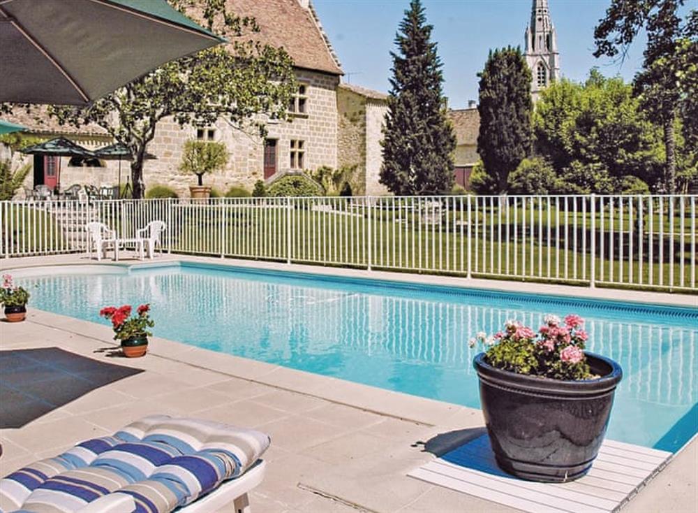 Château de Birac — fortress reception